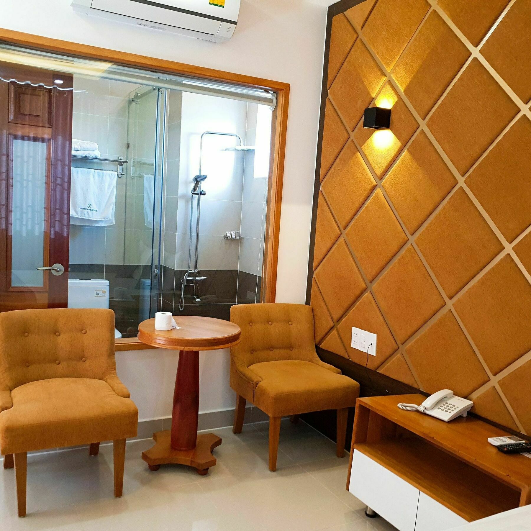 Oyo 231 Thien Cung Hotel Ho Chi Minh-stad Buitenkant foto